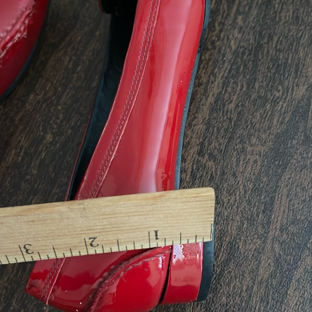 Michael Kors red patent leather women’s size 8 loafers - Picture 6 of 7